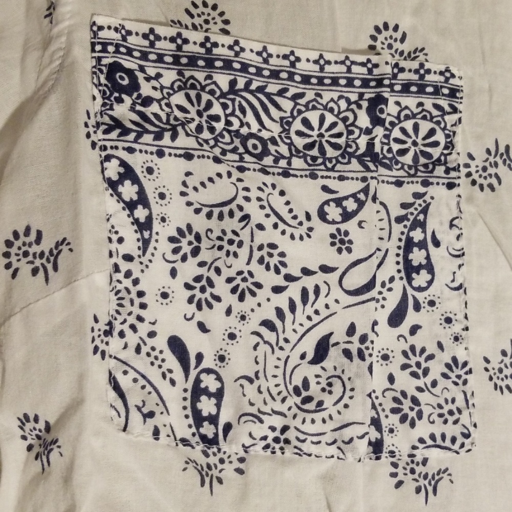 Shirt - Picture 3 of 4